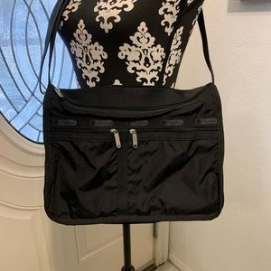 LeSportsac deluxe everyday crossbody
